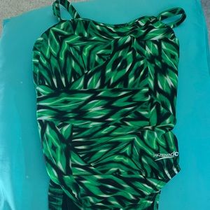 speedo women’s one piece swimsuit